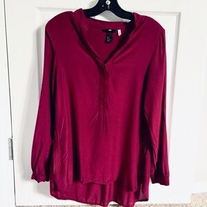 H&M Cranberry Burgundy Top slight Hi Low Pockets